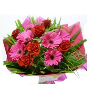  Large bouquet with oriental lilies in white/pink with premium roses